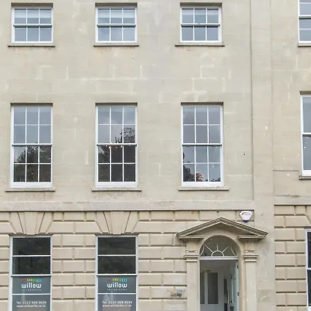 3 Berkeley Square Отель типа 