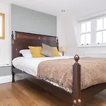 3 Berkeley Square 3*