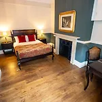 3 Berkeley Square Bed & Breakfast
