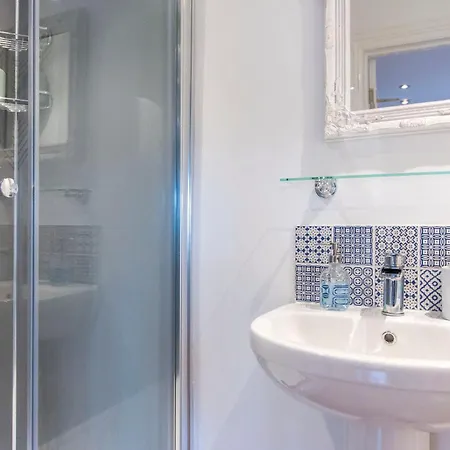 3 Berkeley Square فندق مبيت وإفطار 3*