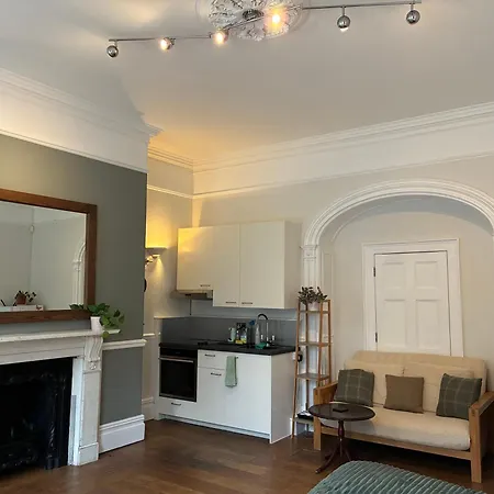 3 Berkeley Square 3*