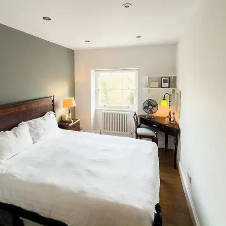 3 Berkeley Square 3*