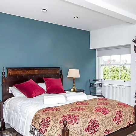 Bed & Breakfast 3 Berkeley Square 3*