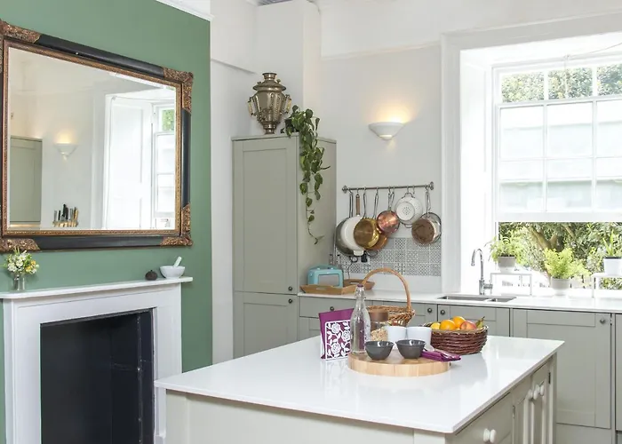 3 Berkeley Square 3*