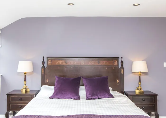 3 Berkeley Square 3*