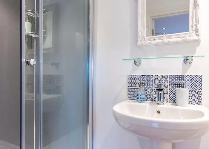 3 Berkeley Square Отель типа 