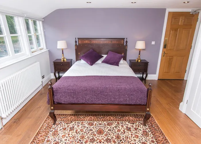 3 Berkeley Square לינה וארוחת בוקר 3*