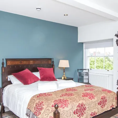 3 Berkeley Square 3*