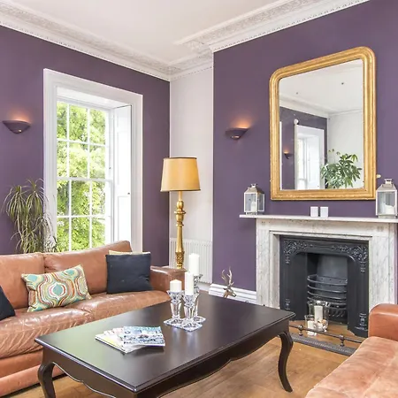 לינה וארוחת בוקר 3 Berkeley Square *