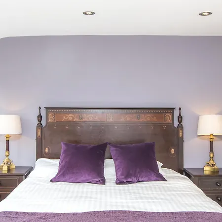 3 Berkeley Square 3*
