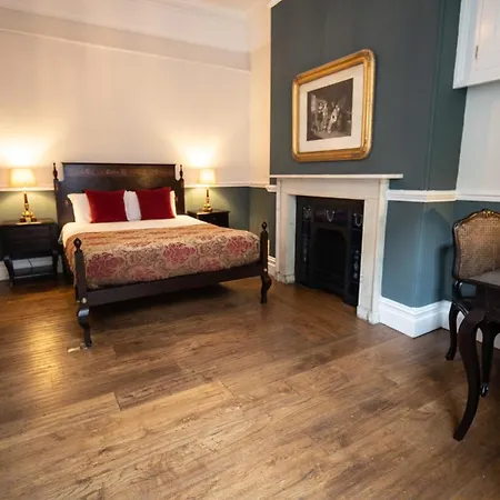 לינה וארוחת בוקר 3 Berkeley Square *