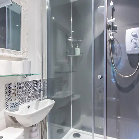 3 Berkeley Square 3*