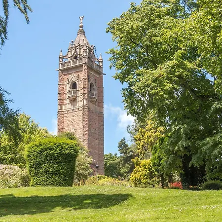 3 Berkeley Square Bed & Breakfast