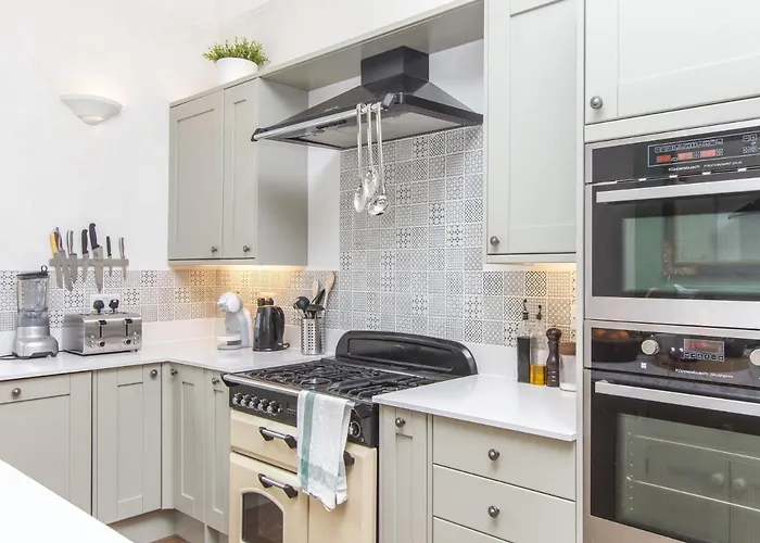 Bed & Breakfast 3 Berkeley Square