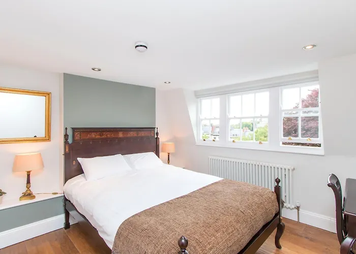 Bed & Breakfast 3 Berkeley Square Bristol
