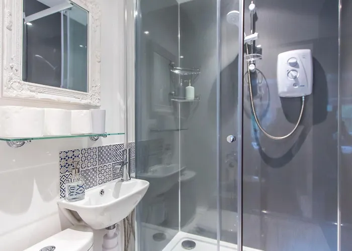 3 Berkeley Square 3*