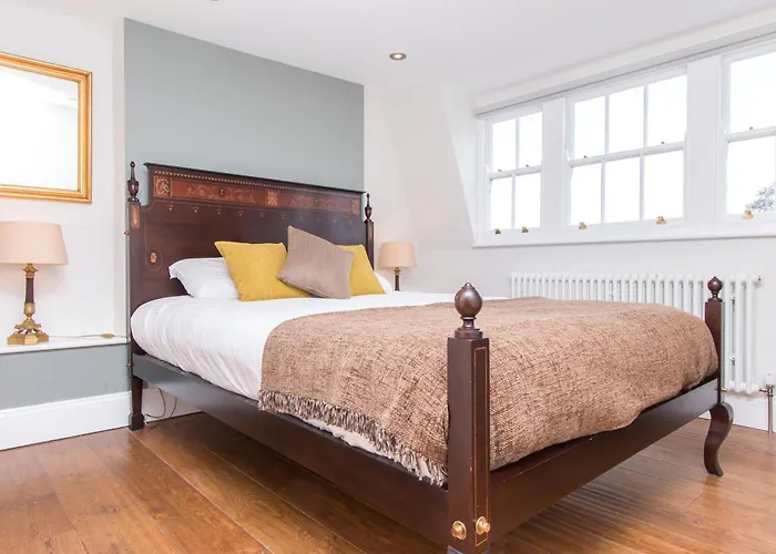 3 Berkeley Square Bed & Breakfast Bristol