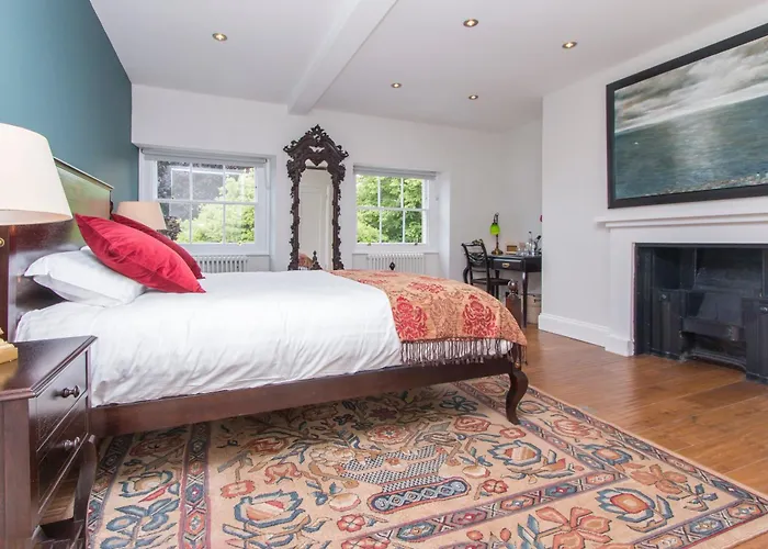 3 Berkeley Square 3*