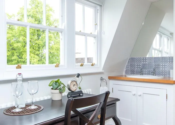 Bed and Breakfast 3 Berkeley Square