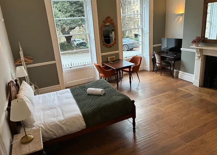 Bed & Breakfast 3 Berkeley Square