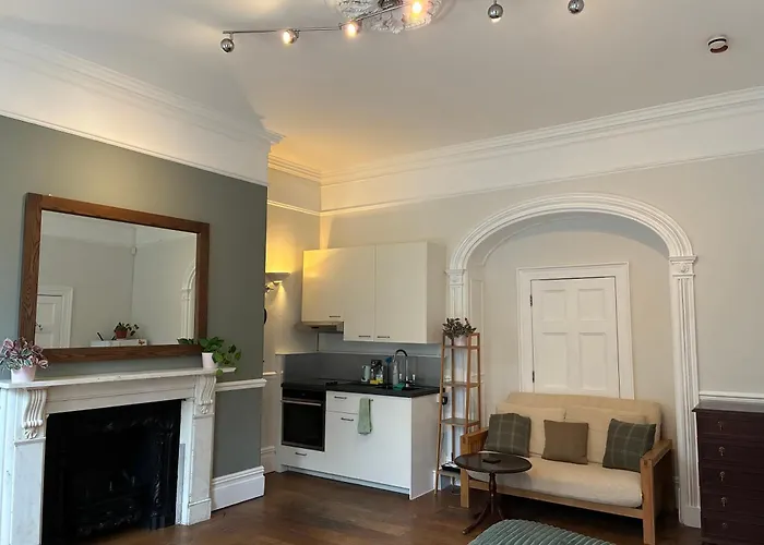 3 Berkeley Square 3*