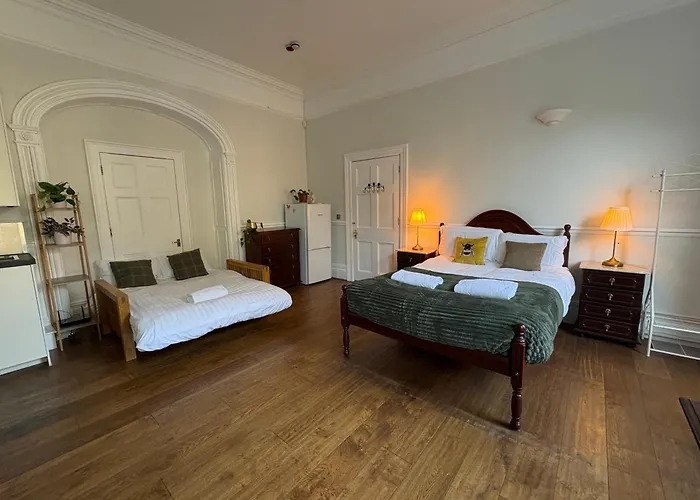 3 Berkeley Square Bed and Breakfast 3*