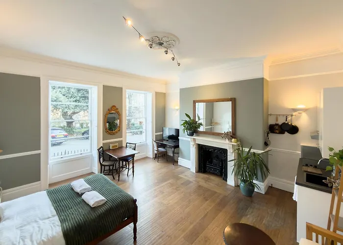 Bed & Breakfast 3 Berkeley Square Bristol