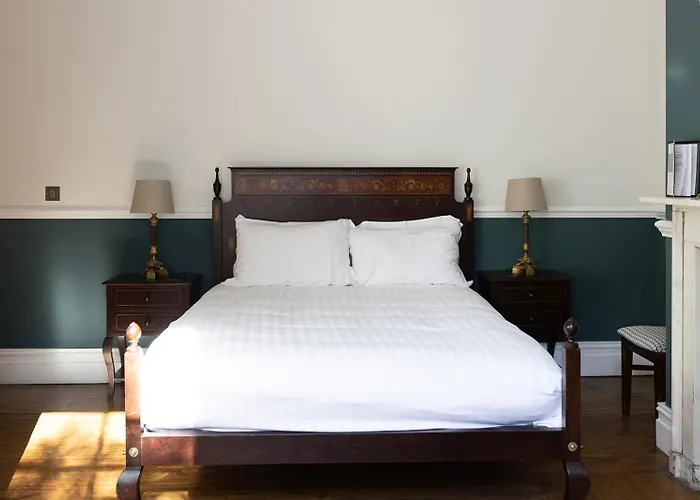 Bed & Breakfast 3 Berkeley Square